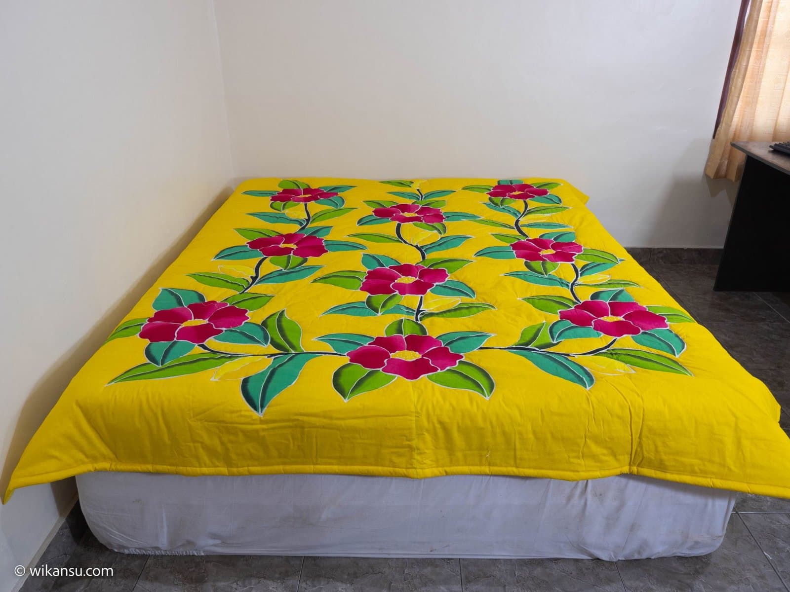 Red Wild Rose Flowers Yellow Base