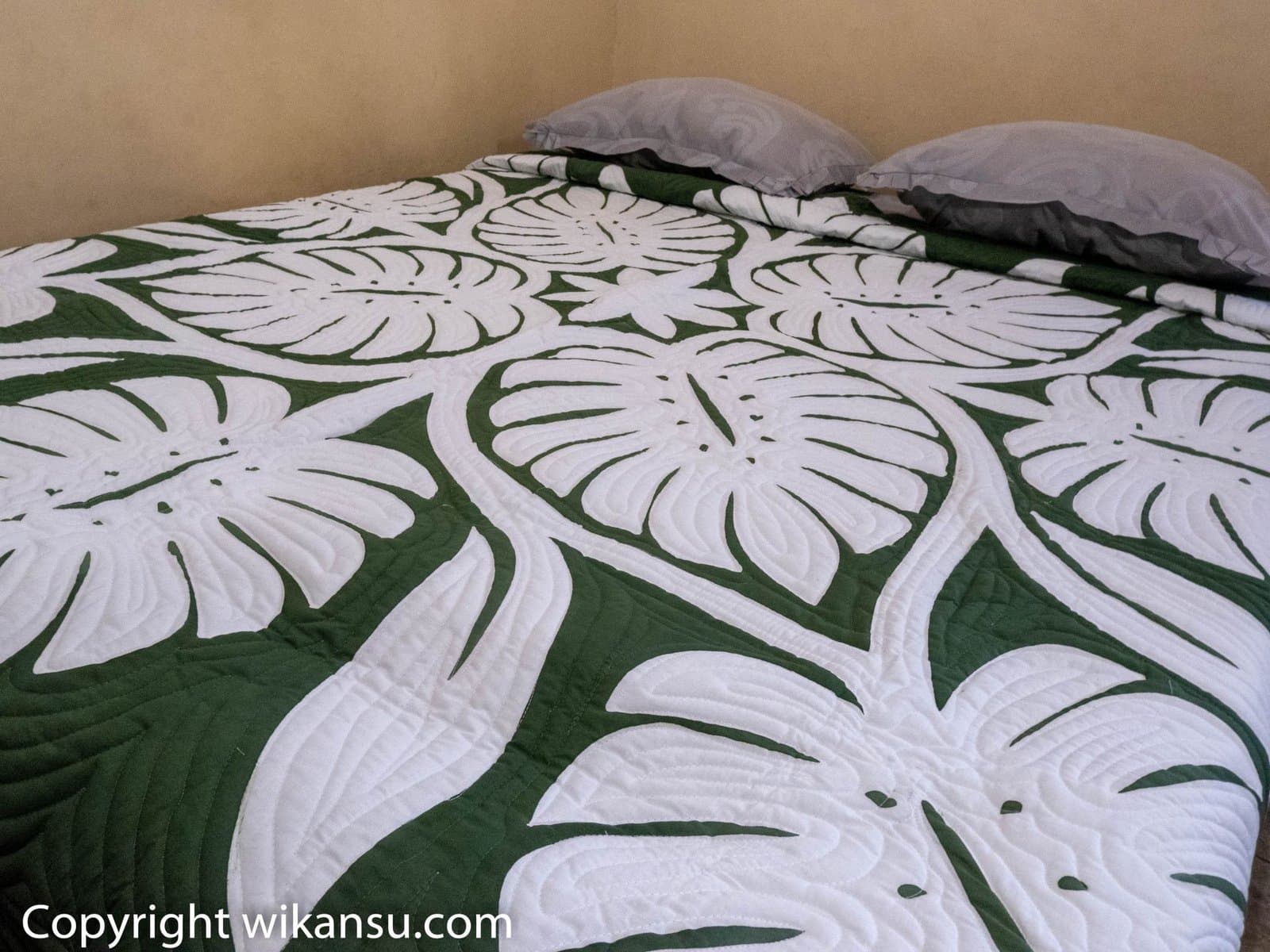Tom Thumb Color Monstera Leaves Version 2